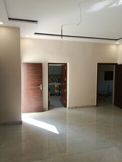 3 BHK + Pooja Room,Servant Room,Study Room,Extra Room Builder Floor For Rent in Sector 18