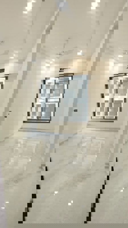 3 BHK 1850 Sq.Ft. Apartment in LnT Crescent Bay T5