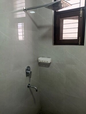 Room in 3 BHK Builder Floor at Greater Kailash ii – for Rent