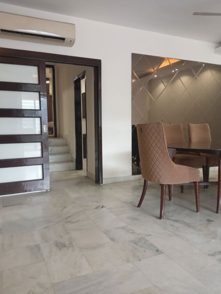 Living Room, greater kailash ii 3 Bedroom 2000 Sq.Ft. Builder Floor In Greater Kailash ii Delhi 10157362