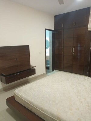 Room in 3 BHK Builder Floor at Greater Kailash ii – for Rent