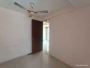 Room in 1.5 BHK Apartment at Gami Solitaire, Kopar Khairane – for Rent