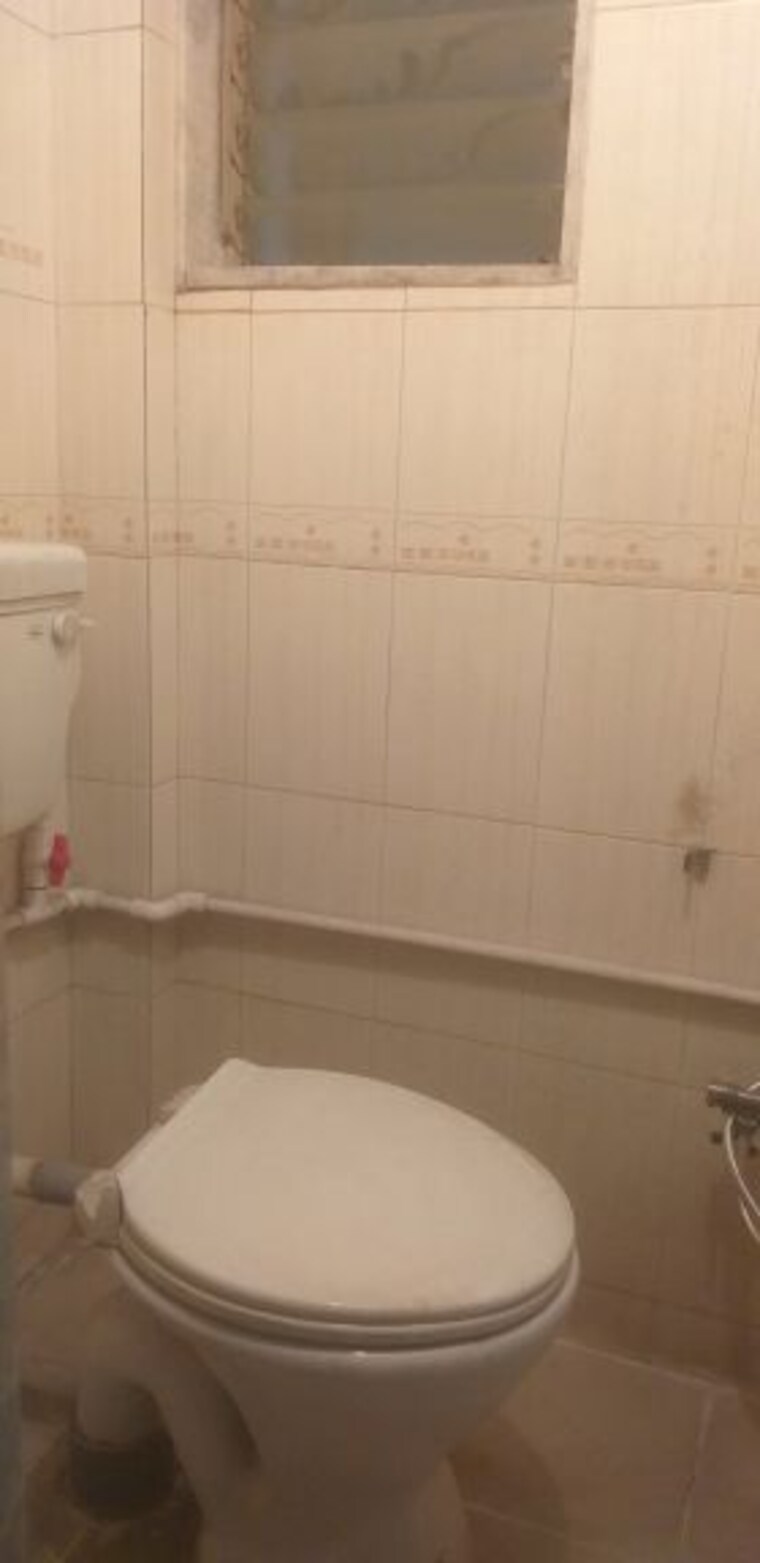 Attached Bathroom, tembhi naka 1 RK 340 Sq.Ft. Apartment In Tembhi Naka Thane 10157390