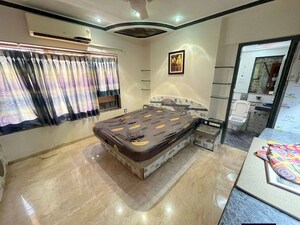 Living Room in 3 BHK Apartment at Andheri West – for Rent