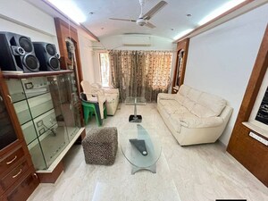 Living Room in 3 BHK Apartment at Andheri West – for Rent