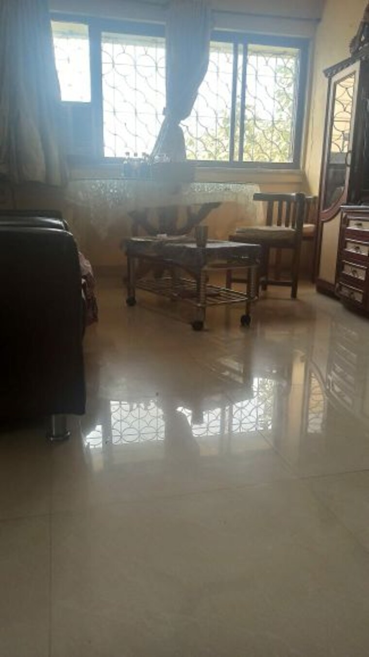  Parking, shrirang society 1 RK 280 Sq.Ft. Apartment In Shrirang Society Thane 10157396