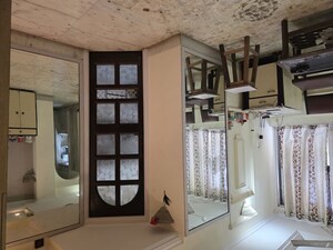 Room in 1.5 BHK Apartment at Chaitanya Raj Bhavan, Andheri East – for Rent