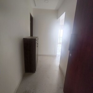 Room in 3.5 BHK Apartment at Runwal Elegante, Andheri West – for Rent