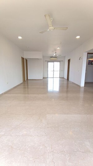 Room in 3 BHK Apartment at Suraj Tranquil Bay 1, Prabhadevi – for Rent