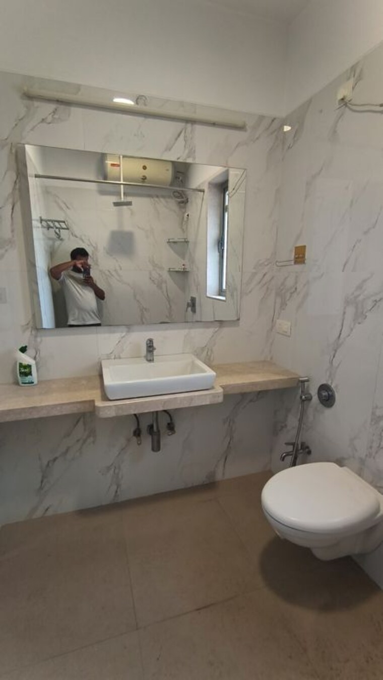 Bathroom, suraj-tranquil-bay-1 3 Bedroom 1318 Sq.Ft. Apartment In Prabhadevi Mumbai 10157436