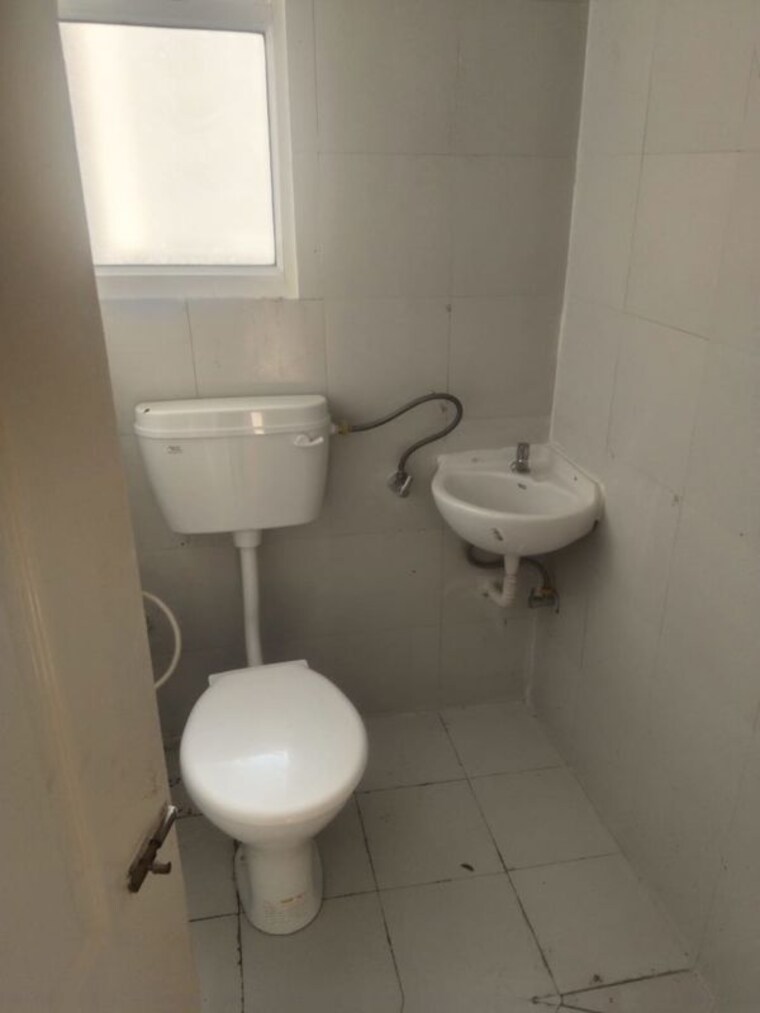 Bathroom, paarth-aadyant 3.5 Bedroom 2020 Sq.Ft. Apartment In Gomti Nagar Lucknow 10157437