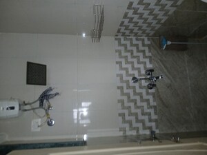 Bathroom in 1 BHK Apartment at Goregaon West – for Rent