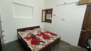 Bedroom in 3 BHK Builder Floor at Sector 35 – for Rent