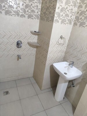Bathroom in 3 BHK Builder Floor at Sector 40 – for Rent