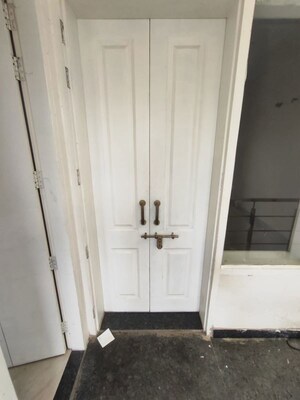 Building Lobby in 3 BHK Builder Floor at Sector 40 – for Rent