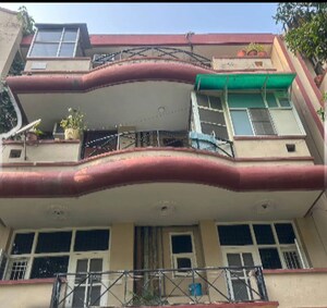 5 BHK Builder Floor – Exterior View View at Sector 49 - for Sale