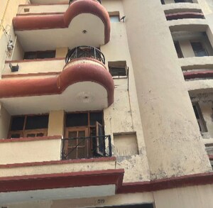 Kitchen in 5 BHK Builder Floor at Sector 49 – for Sale