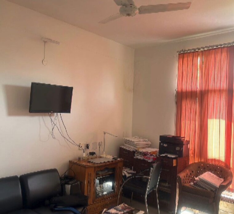 Living Room, sector 49 5 Bedroom 3000 Sq.Ft. Builder Floor In Sector 49 Chandigarh 10157489