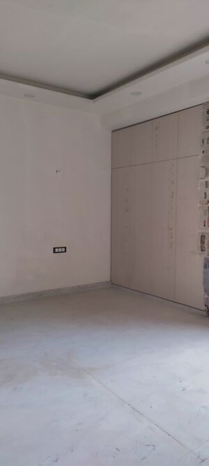 Room in 2 BHK Builder Floor at Sector 88 – for Rent