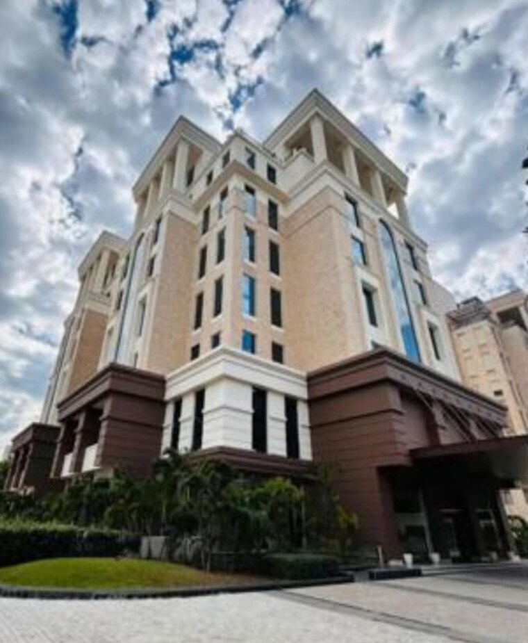 Exterior View, sector 16a Commercial Office Space 2456 Sq.Ft. In Sector 16a Noida 10157526