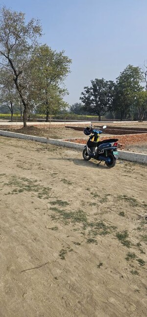  Plot – Exterior View View at Kisan Path - for Sale