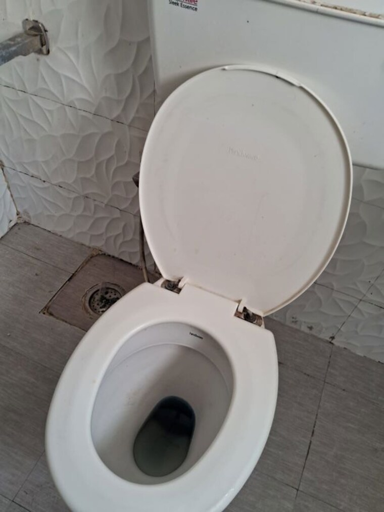 Bathroom, nk-savitry-enclave 1 Bedroom 900 Sq.Ft. Apartment In Vip Road Zirakpur 10157534