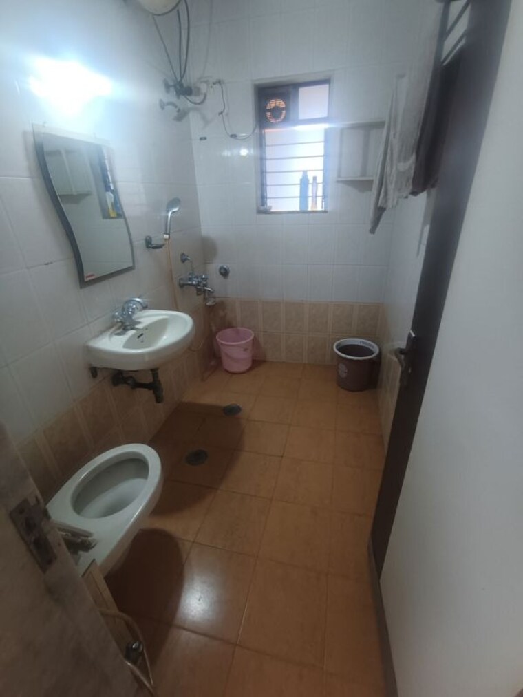 Bathroom, vikas-park-chs 3 Bedroom 1500 Sq.Ft. Apartment In Malad West Mumbai 10157538