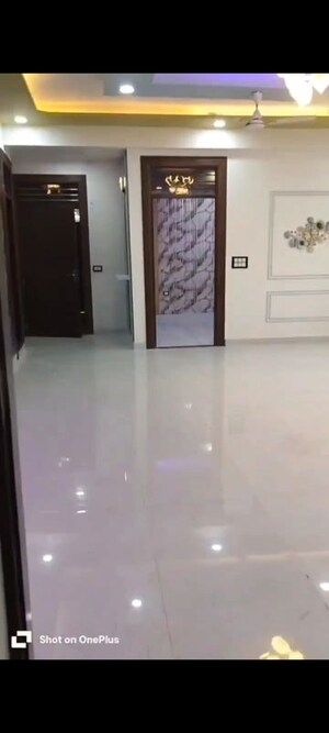 Room in 3 BHK Builder Floor at Golden Wave Dwarika City, Chithara – for Sale