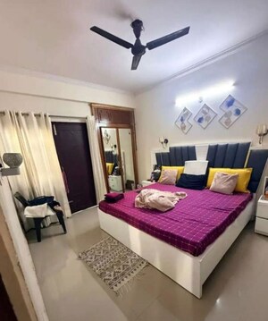  Apartment For Rent in Hazratganj