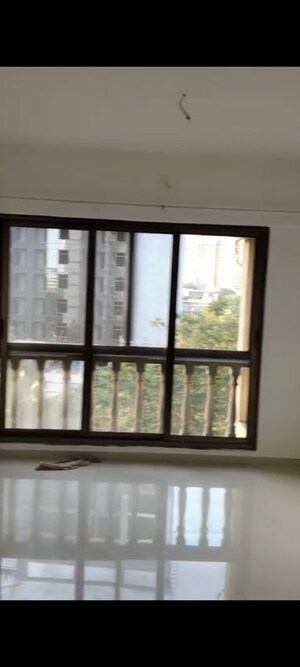 Room in 2 BHK Apartment at Kanakia Spaces Sevens, Andheri East – for Rent