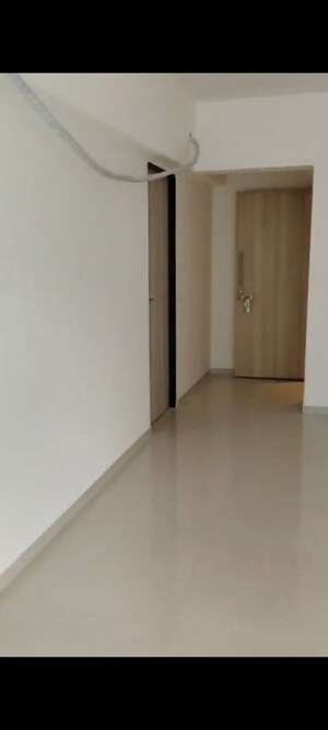 Room in 2 BHK Apartment at Kanakia Spaces Sevens, Andheri East – for Rent