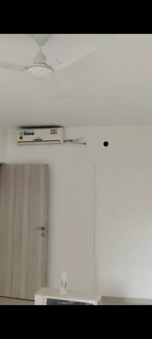 Furnished Amenities in 2 BHK Apartment at Kanakia Spaces Sevens, Andheri East – for Rent