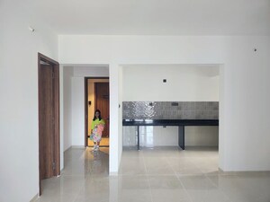 Room in 3 BHK Apartment at Pristine Allure, Kharadi – for Rent