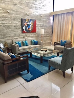 1 BHK + Servant Room Apartment For Sale in Lodha Seamont