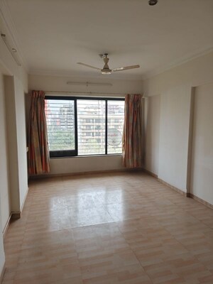 Room in 2 BHK Apartment at Tilak Nagar Building, Tilak Nagar – for Rent