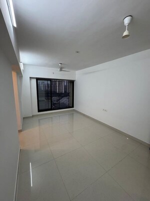 Room in 2 BHK Apartment at Acme Oasis, Kandivali East – for Rent