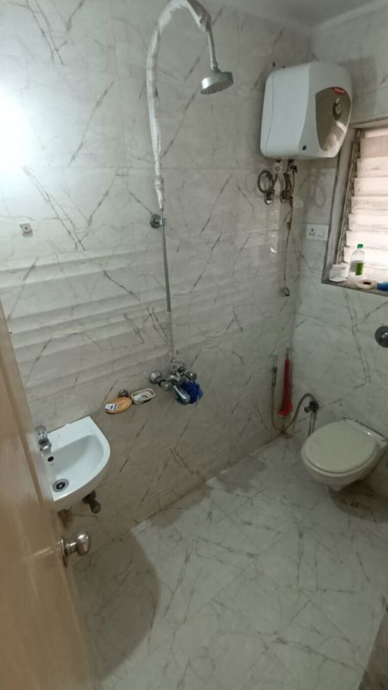 Bathroom, hiranandani estate 2 Bedroom 750 Sq.Ft. Apartment In Hiranandani Estate Thane 10154778