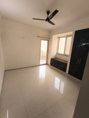 Room in 3 BHK Apartment at Dasnac The Jewel, Sector 75 – for Rent