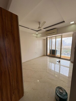 Room in 3.5 BHK Apartment at Neumec Chandelier Court, Worli – for Rent