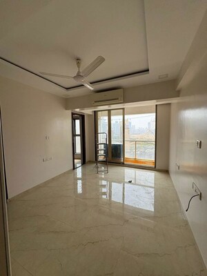Room in 3.5 BHK Apartment at Neumec Chandelier Court, Worli – for Rent