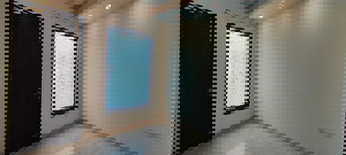 3 BHK 2500 Sq.Ft. Builder Floor in Unitech Greenwood City Apartment