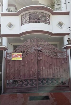 Bedroom in 2 BHK Villa at Chinhat – for Rent