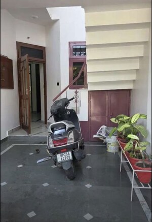 Parking in 2 BHK Villa at Chinhat – for Rent