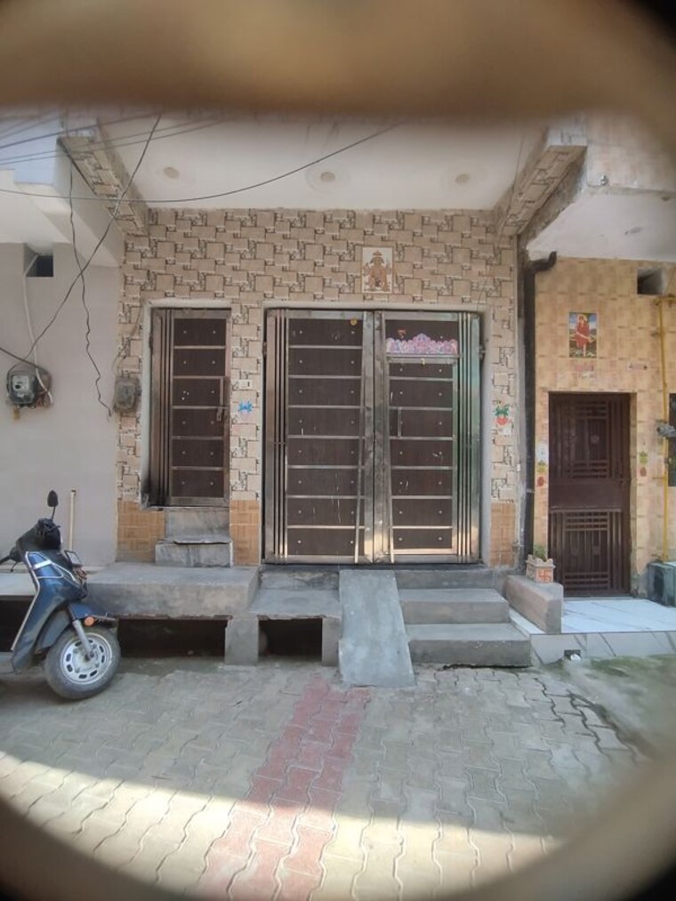  Parking, nandgram 3.5 Bedroom 32 Sq.Yd. Independent House In Nandgram Ghaziabad 10157728