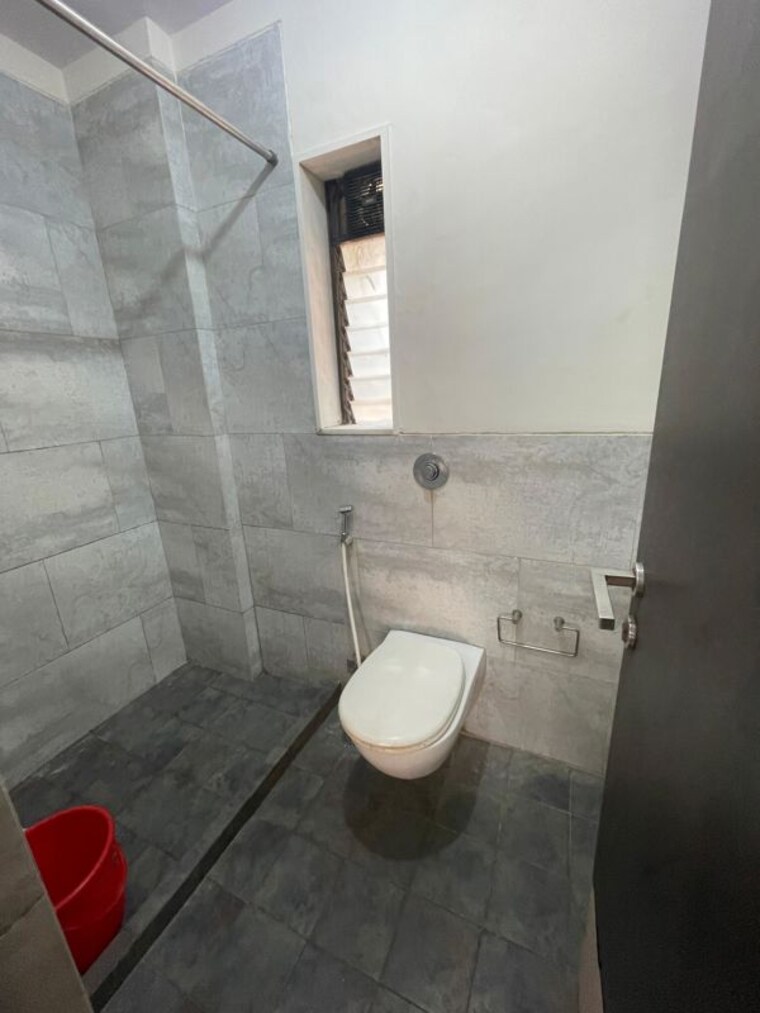Bathroom, aalind-link-palace-chs 2 Bedroom 1000 Sq.Ft. Apartment In Goregaon East Mumbai 10157755