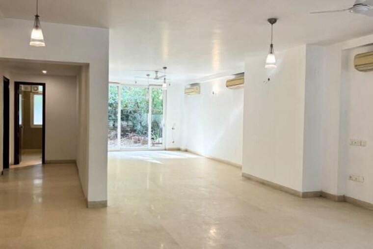 Room, emaar-the-vilas 5 Bedroom 6650 Sq.Ft. Villa In Sector 25 Gurgaon 10156930