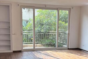 Room in 5 BHK Villa at Emaar The Vilas, Sector 25 – for Sale