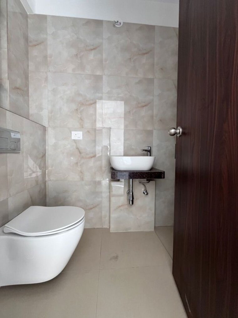 Bathroom, raymond-ten-x-habitat 1 Bedroom 600 Sq.Ft. Apartment In Pokhran Road No Two Thane 10157754