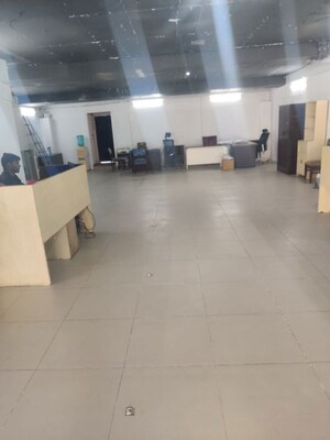 Team Area in  Showroom at Hauz Khas Market – for Rent