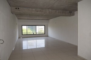Room in  Office Space at Sun Westbank, Navrangpura – for Rent